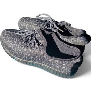 Stylish gray and black Sneakers